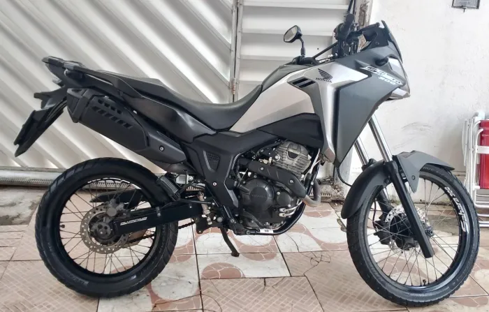 Honda Sahara 300 ABS 2025