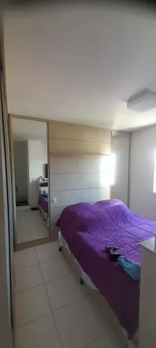 Painel cabeceira de cama com espelhos laterais