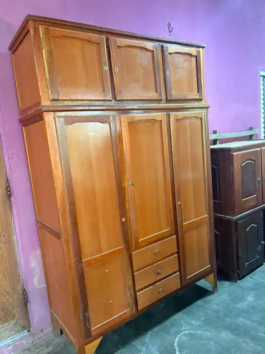 GUARDA ROUPA DE MOGNO