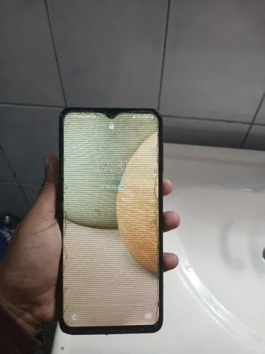 Celular quebrado 