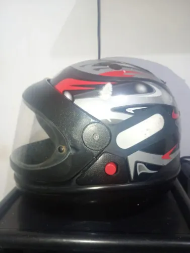 R$50,00 CAPACETE SAN MARINO FECHADO