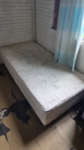 Cama de solteiro conjugada