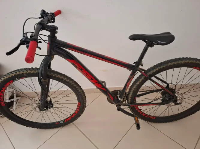Bike aro 29 , 21 machas, nota fiscal na mão
