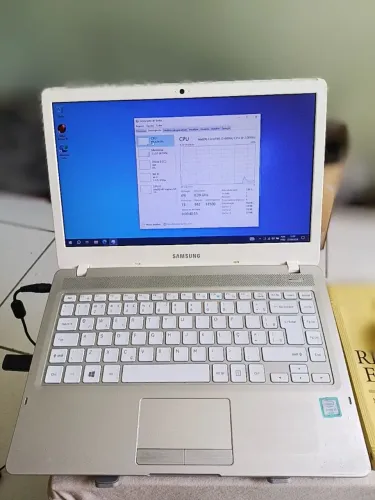 Notebook SAMSUNG -Core i3 6°Geração- SSD- muito barato