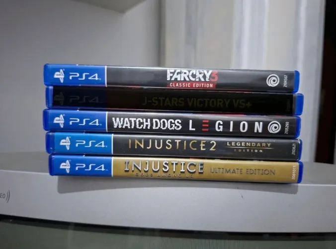 lote 4 jogos de playstation 4 (ps4) em perfeito excelente de conservação. sem detalhes.