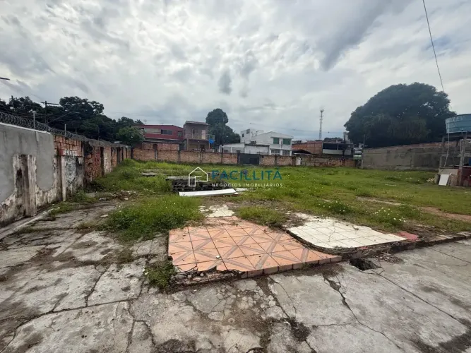 Alugo terreno no bairro Petrópolis com 800m², perfeito para instalação do seu negócio-Mana