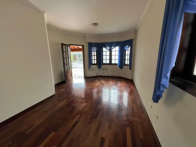 Oportunidade - Casa - Residencial Eldorado - Urbanova - 3 Dormitórios - 175m².