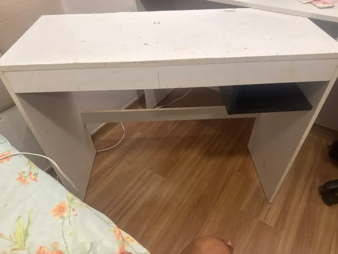 Escrivaninha/ Penteadeira
