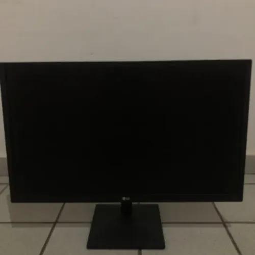 Monitor LG 180 reais