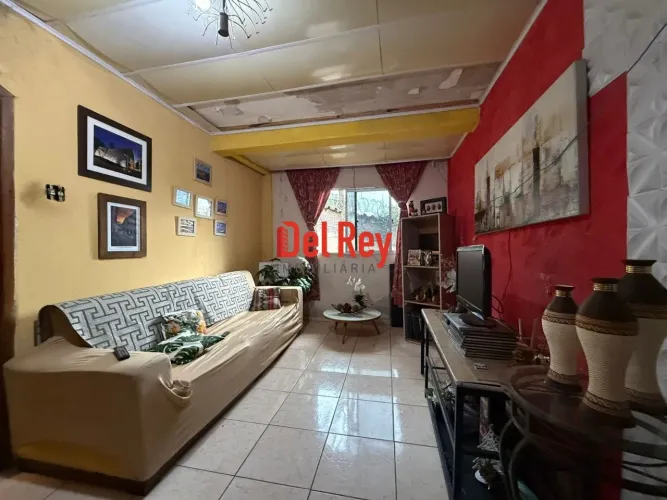 OPORTUNIDADE ÚNICA! CASA AMPLA COM POTENCIAL DE RENDA NO BAIRRO APARECIDA