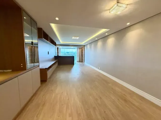 Lindo Imóvel a Venda, Vista Mar, 3 dormitórios, 2 vagas, Construtora Koerich, Centro Flori