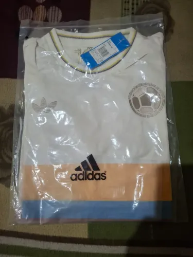 Camisas de times e seleções 