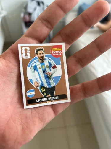 Figurinha Messi bronze 2026 ótimo estado sem arranhões