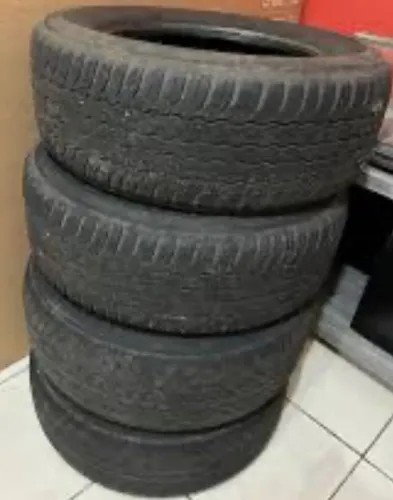 Jogo de Pneus SW4 usados Bridgestone 265 60r18
