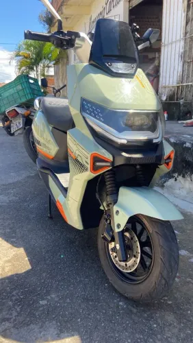 Vendo scooter UNK T11 potência de 1200 watts em estado de nova.