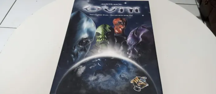 Jogo de Tabuleiro Ovni