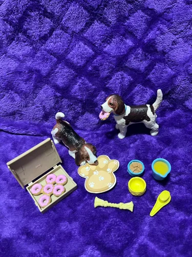  Barbie (Pet Beagle)