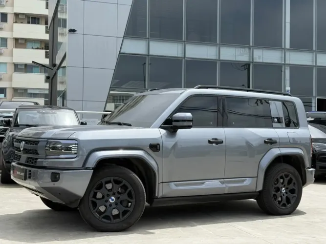 Denza B5 SUV híbrido plug-in 2027