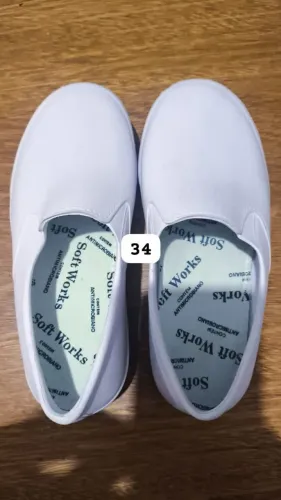 LOTE COM 50 SAPATOS IMPERMEÁVEL NOVO EM SUZANO SP ,DA MARCA SOLF,LIMPA ESTOQUE .