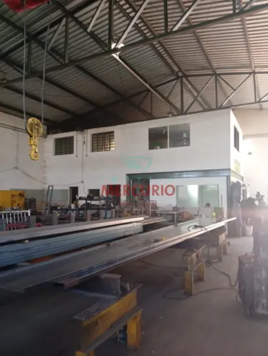Galpão para locação com 650m² na Chácaras Renno - Piratininga - SP