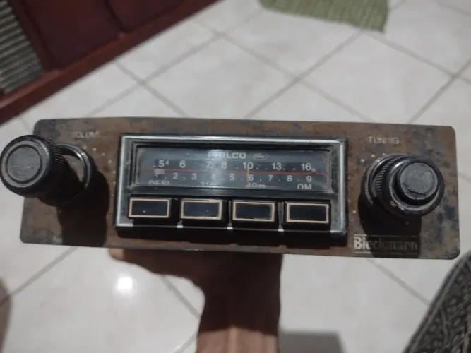 Rádio do corcel antigo 