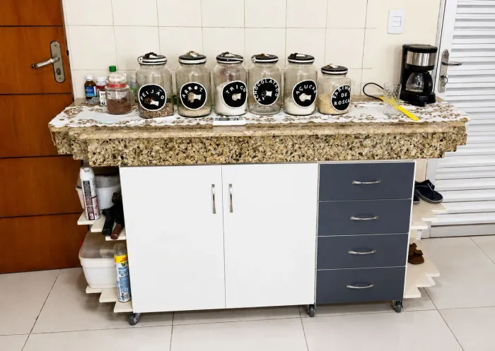 Balcão de Cozinha em MDF com Tampo de Granito - Excelente Estado