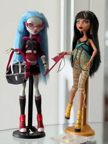 Cléo Básica e Ghoulia Líder