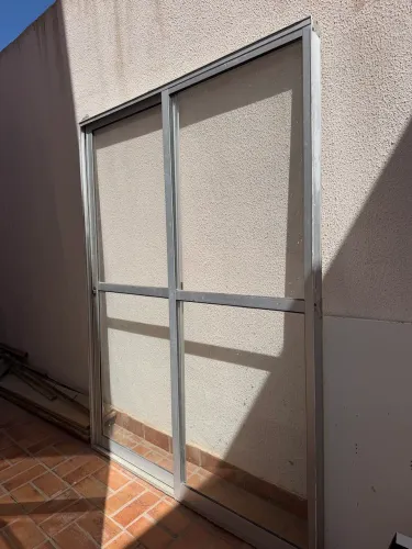 Porta alumínio