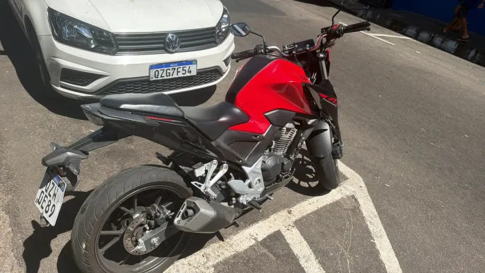 Vende-se Moto CBTwister300F