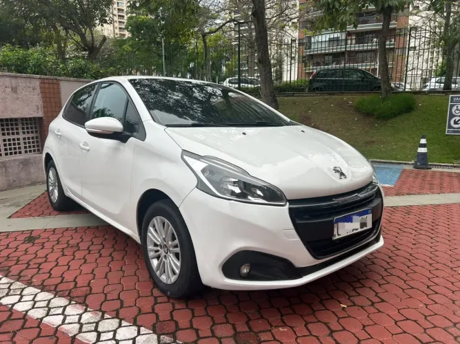 Peugeot 208 Active 1.2 Flex 12V 5P Mec. 2020