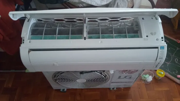 Split LG Smart Inverter 12.000BTUs 220V