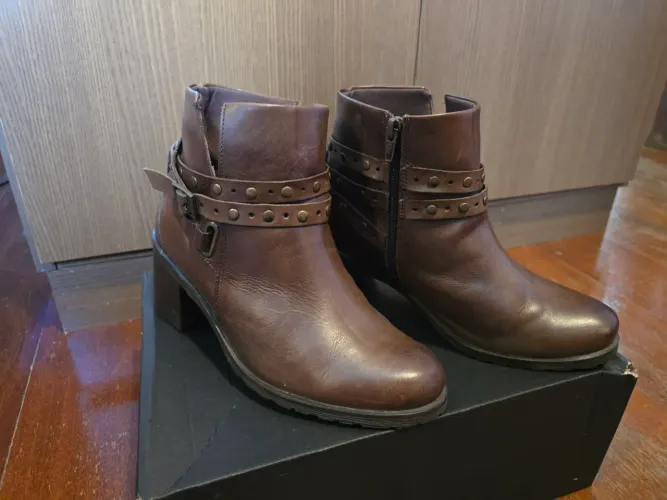 Bota couro tam 38 Sonho dos Pés seminova