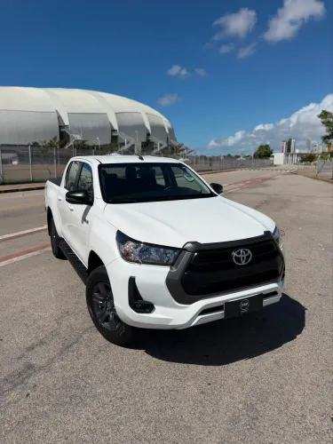Toyota Hilux CD SR 4X4 2.8 TDI Diesel Aut. 2025