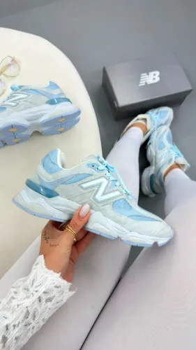 Tênis Casual Feminino New Balance 9060 Couro Linha Luxo Cinza/Azul Bebê Disponível 34 AO39