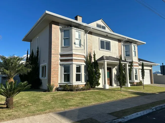 CASA VENDA CALEDÔNIA CAMBORIÚ