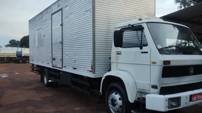 Caminhão Toco 12180