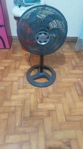 Vendo ventilador semi novo