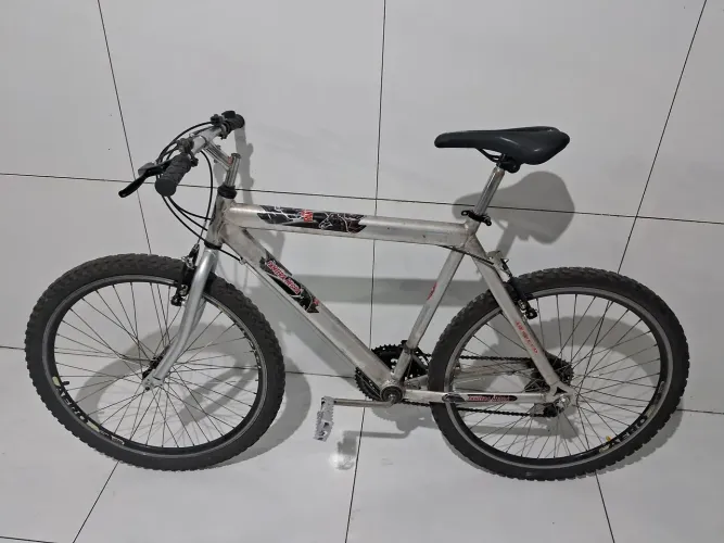 Bike aro 26 de aluminio toda perfeita 400 preco negociavel