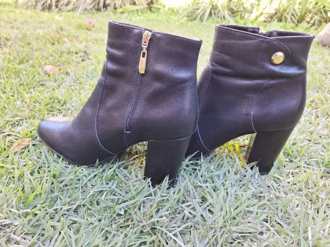 Vende-se bota cano curto verofatto n° 37 pouco uso