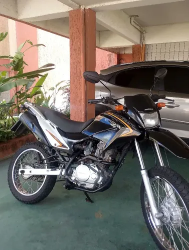 Moto em ótimo estado de conservação, sem nada pra fazer, só rodar!! 