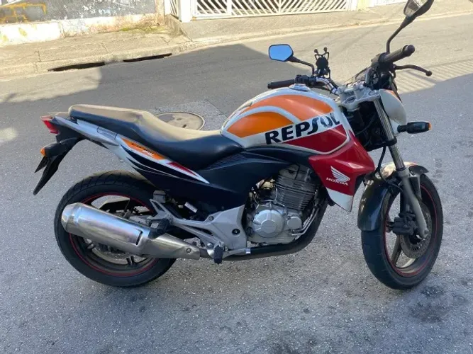 Honda CB 300R Repsol 2014 - Edição Limitada