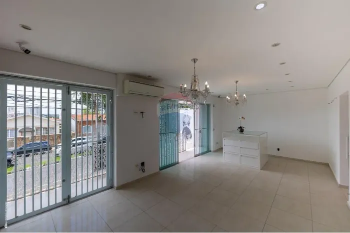 RE/MAX CASANOVA Vende Casa Comercial/Residencial na Nova Valinhos 2 dormitórios (1 suíte)