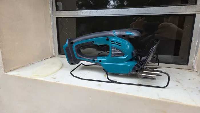 Tesoura Grama Jardim Sem Bateria 18v LXT Makita DUM168Z