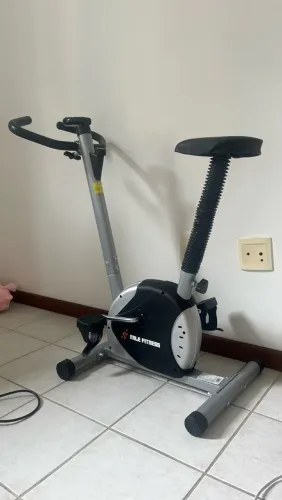 Bicicleta Ergométrica para Exercícios em Casa - Praticamente Nova