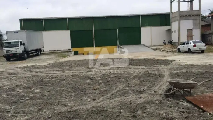 Galpão Comercial Bem Localizado no Quilômetro Doze, Itajaí.