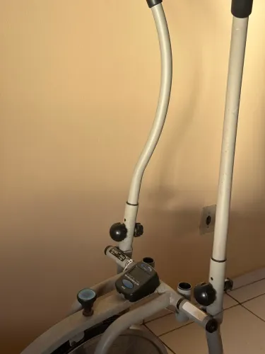 Elíptico semi novo