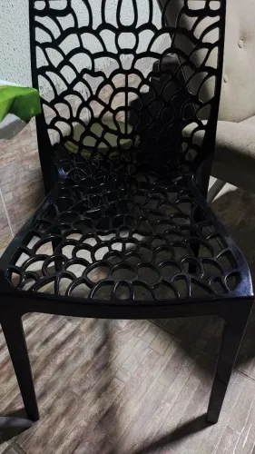 2 Cadeiras plásticas lindas