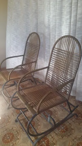 PAR DE CADEIRAS DE BALANÇO