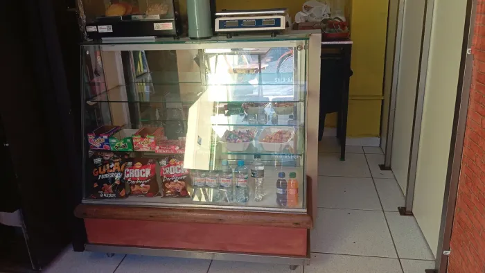 Vendo balcão espelhado