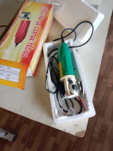 Vendo máquina de cortar tecido